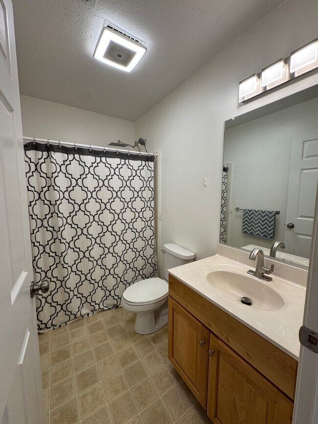 Building Photo - 307 Ludlow Dr