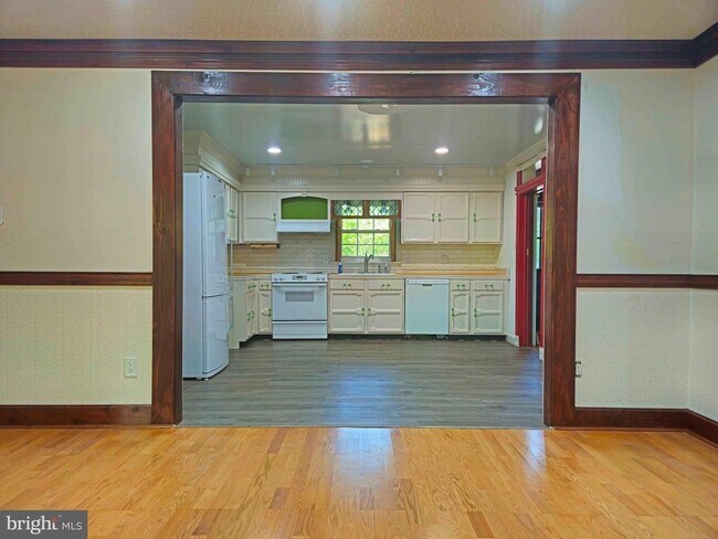 Building Photo - 159 Olde Concord Rd