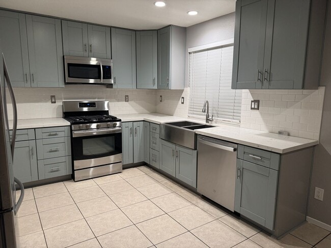 Building Photo - Amazing House For Rent