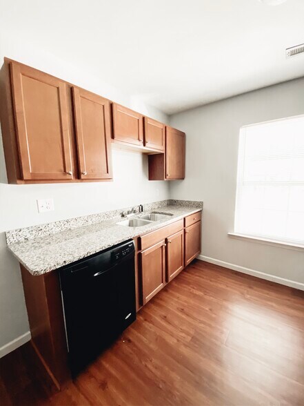 Building Photo - 135 Flatview Way
