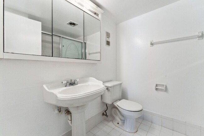 Building Photo - 250 NW 67th St