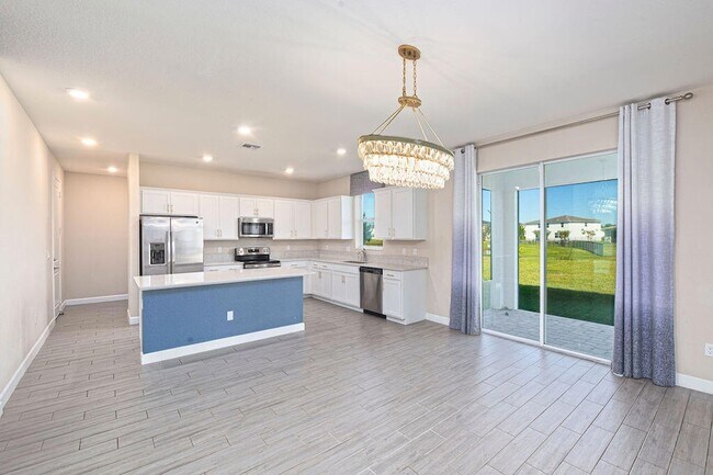 Building Photo - 12523 NW Copper Creek Dr