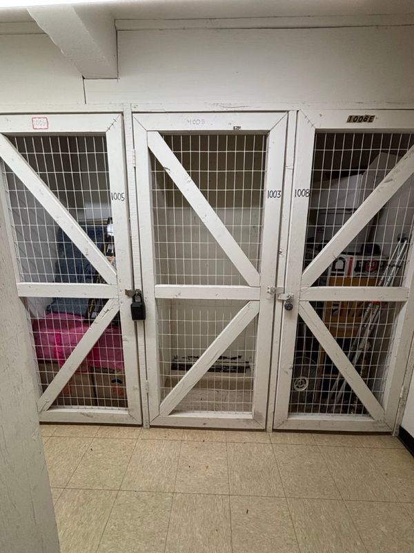 Building Photo - 420 64th Ave