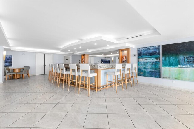 Building Photo - 777 Bayshore Dr