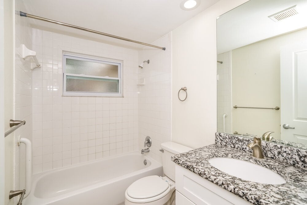 Building Photo - 4045 Grayton Dr