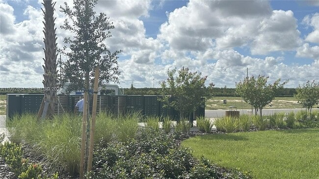 Building Photo - 303 Artemis St