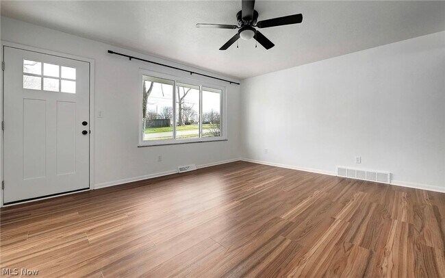 Building Photo - 2920 Northglen Dr