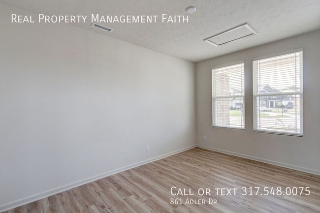 Building Photo - 861 Adler Dr