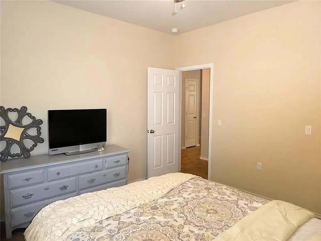 Building Photo - Room in Single Family Home on Longford Trail