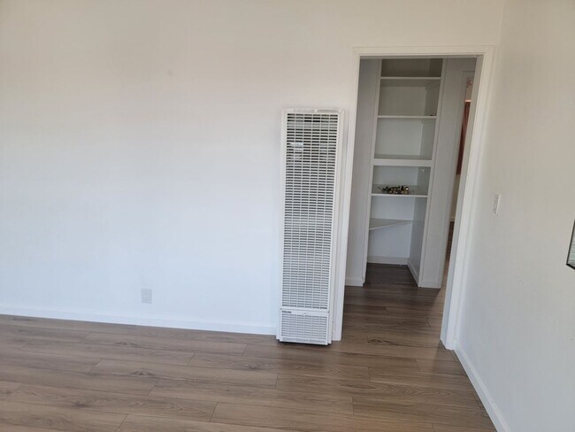 Building Photo - Avenida Aragon