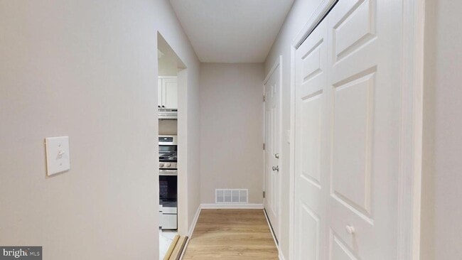 Building Photo - 564 Wilson Bridge Dr