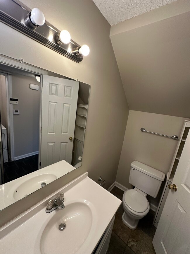 Building Photo - 443 N Highland St