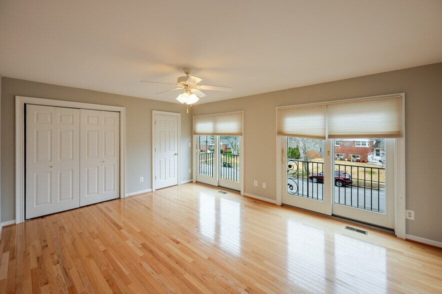 Building Photo - 5806 Flanders St