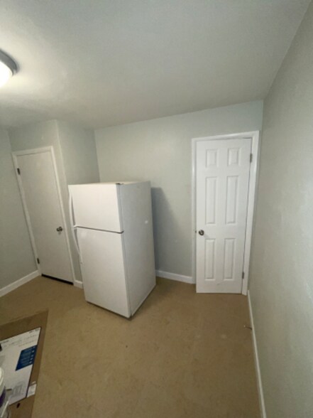 Building Photo - 3107 Chariton