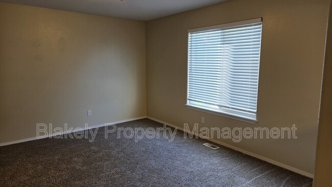 Building Photo - 4004 E Park Ridge Dr