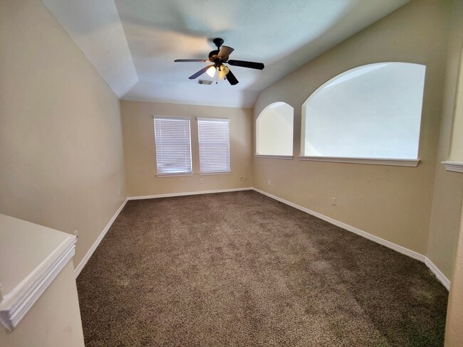 Building Photo - 21915 Stockbridge Ln