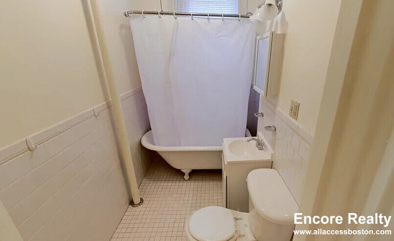 Building Photo - 195 Park Dr