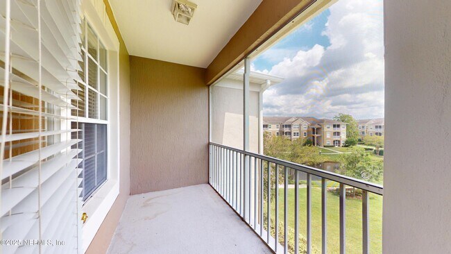 Building Photo - 7990 Baymeadows Cir E