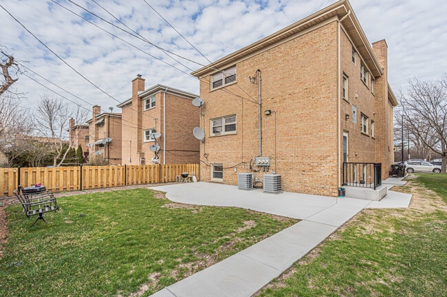 Building Photo - 6420 Spaulding Ave