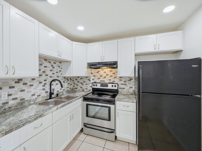 Building Photo - 6289 Lear Dr
