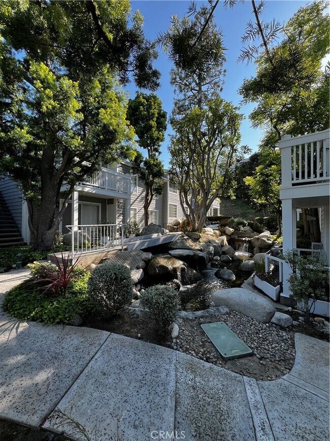 Primary Photo - 1326 W Park Western Dr