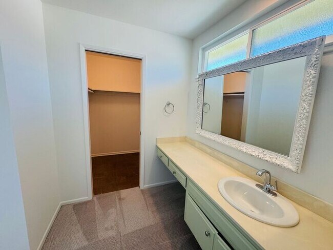 Building Photo - Ideal Multigenerational Home with Separate Downstairs Bedroom and Bath