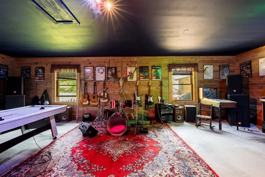 Building Photo - 7223 Ferry Rd