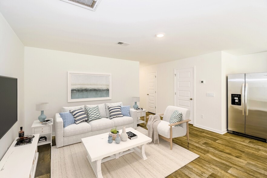 Building Photo - 104 Striker Rd