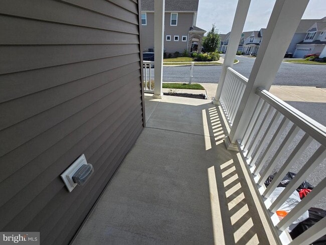 Building Photo - 633 Kincaid Ave