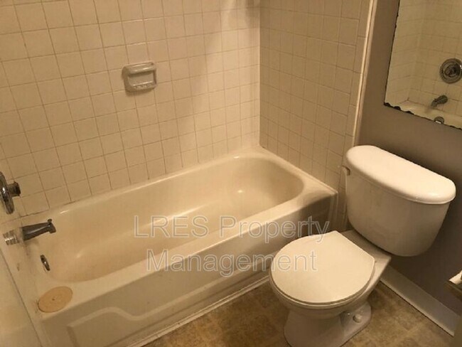 Building Photo - 465 Forestway Cir