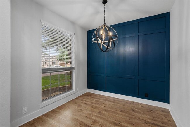 Building Photo - 1203 Thackeray Ln
