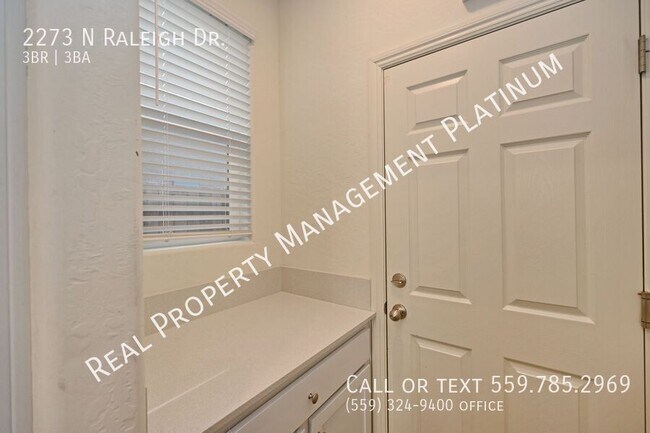 Building Photo - 2273 N Raleigh Dr