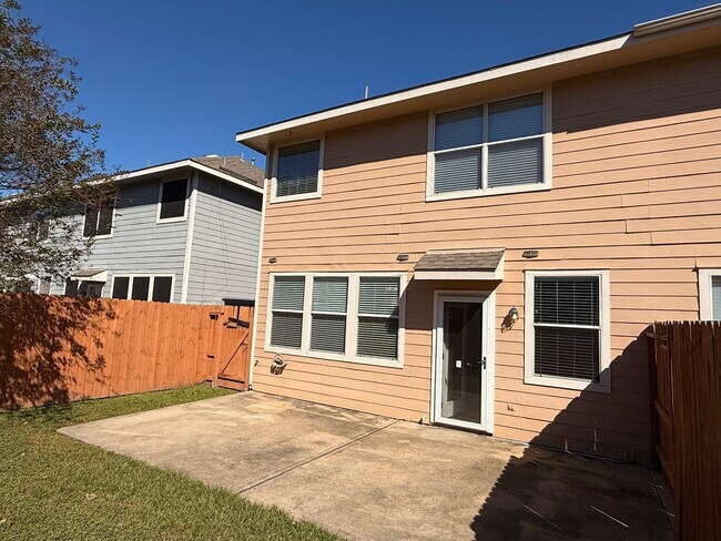 Building Photo - 14311 Mirkwood Ln