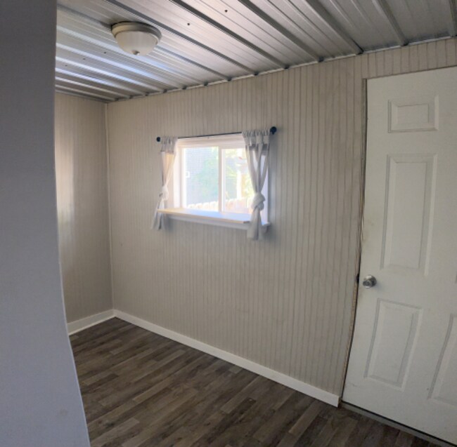 Building Photo - 213 Fite Ave E