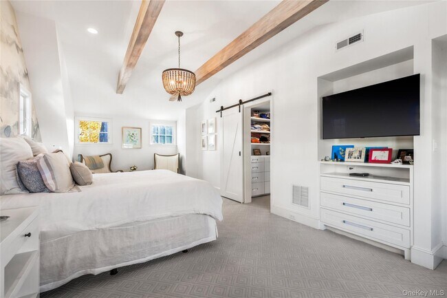 Building Photo - 15 Overlook Pl