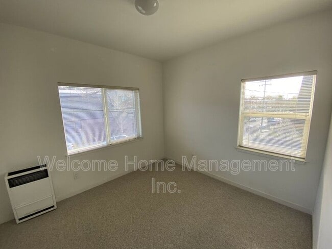 Building Photo - 1426 Henry St