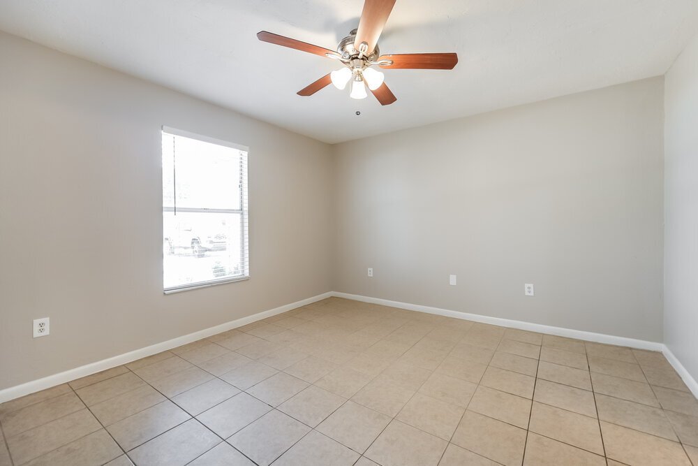 Building Photo - 2122 SE 6th Ln