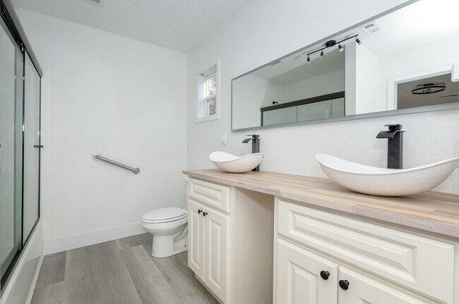 Building Photo - Fully remodeled home for rent!