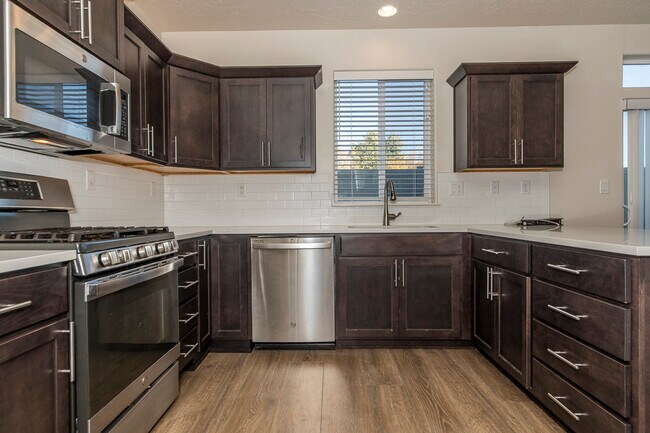 Building Photo - 10236 W Achillea St