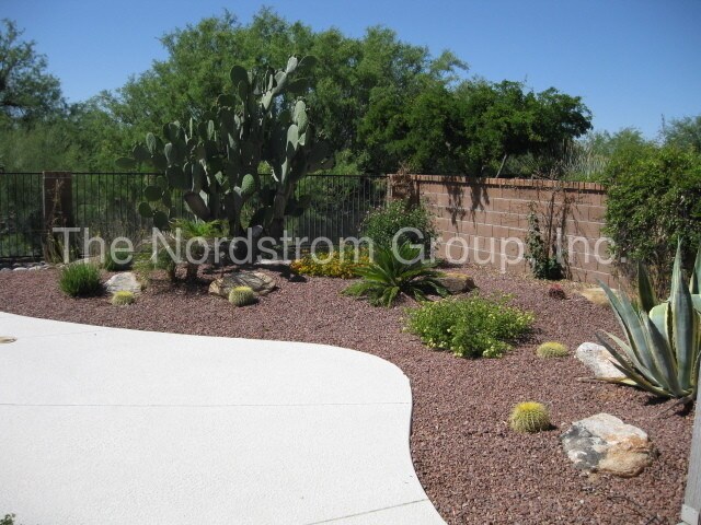 Building Photo - 877 W Annandale Way