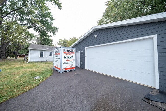 Building Photo - 7745 Vincent Ave S