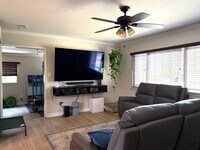 Building Photo - 3 Bedroom 2 Bathroom House Available Septe...