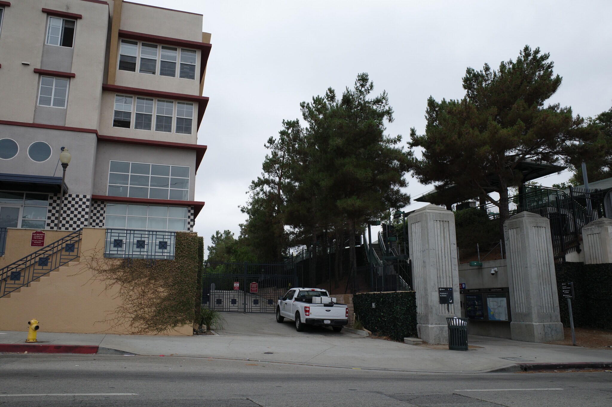 Building Photo - 360 W Avenue 26