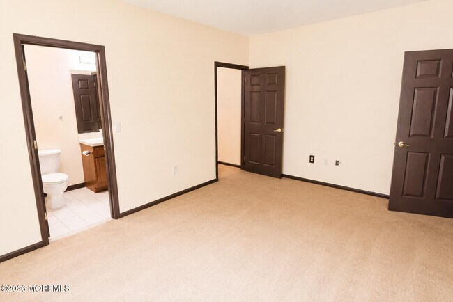 Building Photo - 526 St Andrews Pl