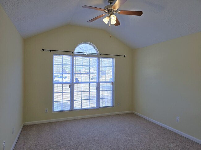 Building Photo - 1764 Tamarind Way