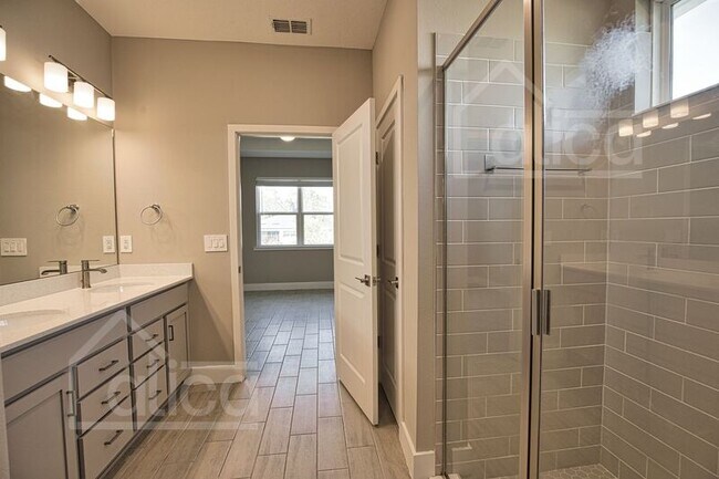 Building Photo - 3957 Constitution Dr