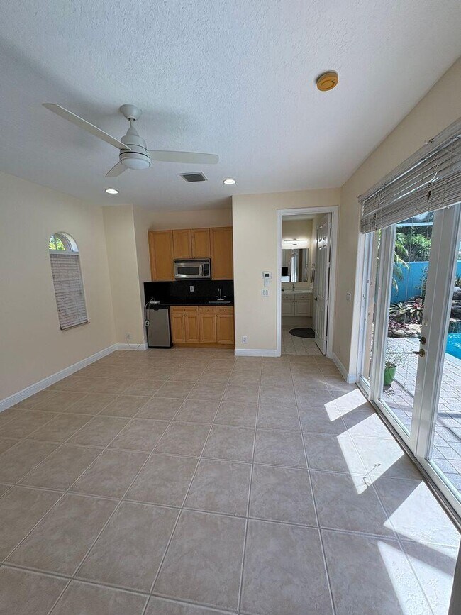 Building Photo - 10548 SW Lands End Pl