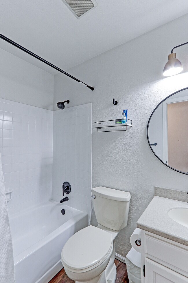 Building Photo - 5125 W 73rd Ave