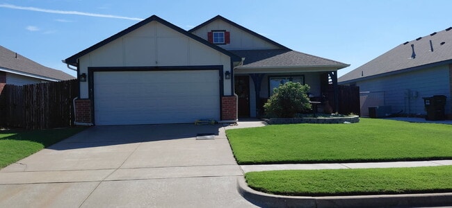 Building Photo - 10717 N 154th E Ave