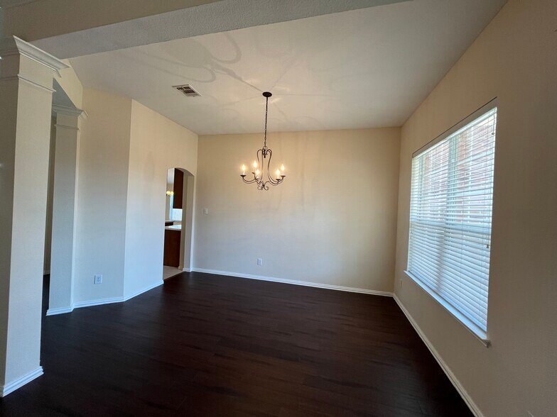 Building Photo - 112 Cherrytree Trl